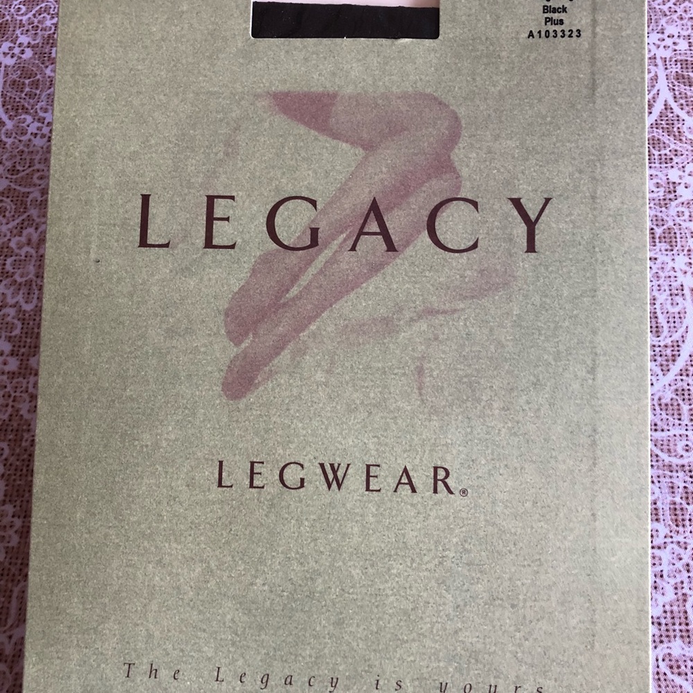 Legacy Legwear Thigh high black plus